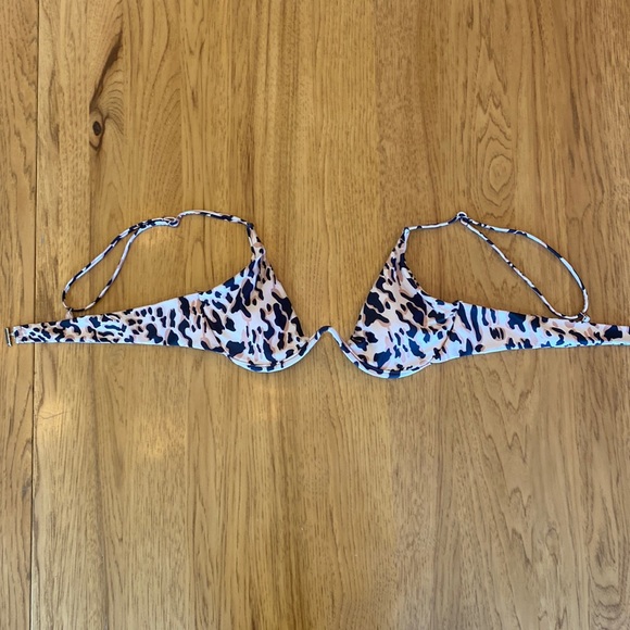 Cheetah Print Underwire Bikini Top - Picture 2 of 6
